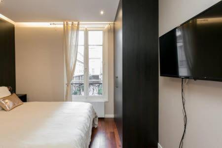 Great Sized Studio Next To Invalides Appartamento