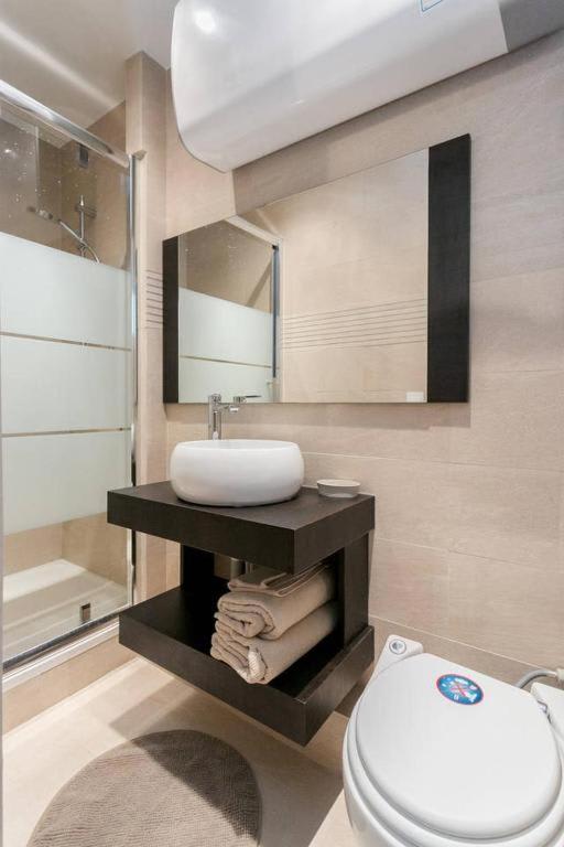 Great Sized Studio Next To Invalides Appartamento *